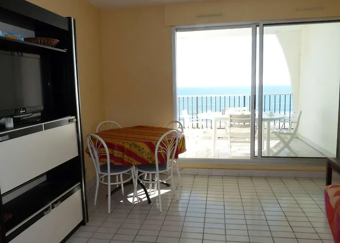 Apartman 2p En Bord De Avec Parking, - Fr-1-328-202