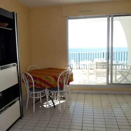Apartment 2p En Bord De Avec Parking, - Fr-1-328-202