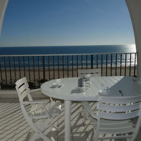 Apartment 2p En Bord De Avec Parking, - Fr-1-328-202 *